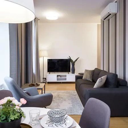 Evropa Apartment *